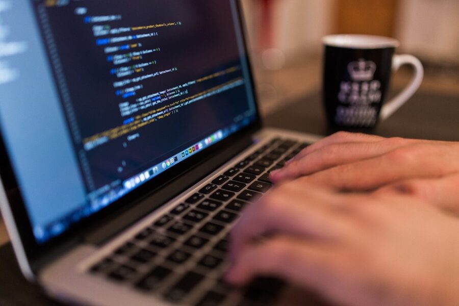 Nauka programowania – nie powinniśmy pomijać podstawowych zagadnień.
